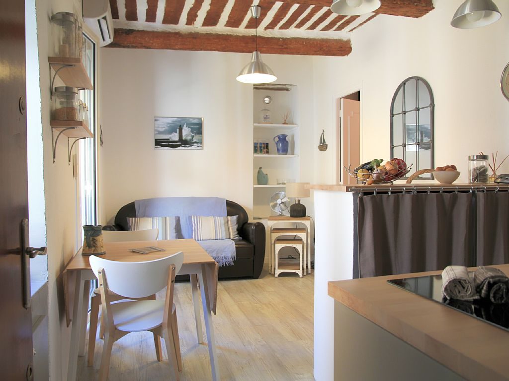 The apartment we've rented in Cassis. I hope it's as charming as it looks!